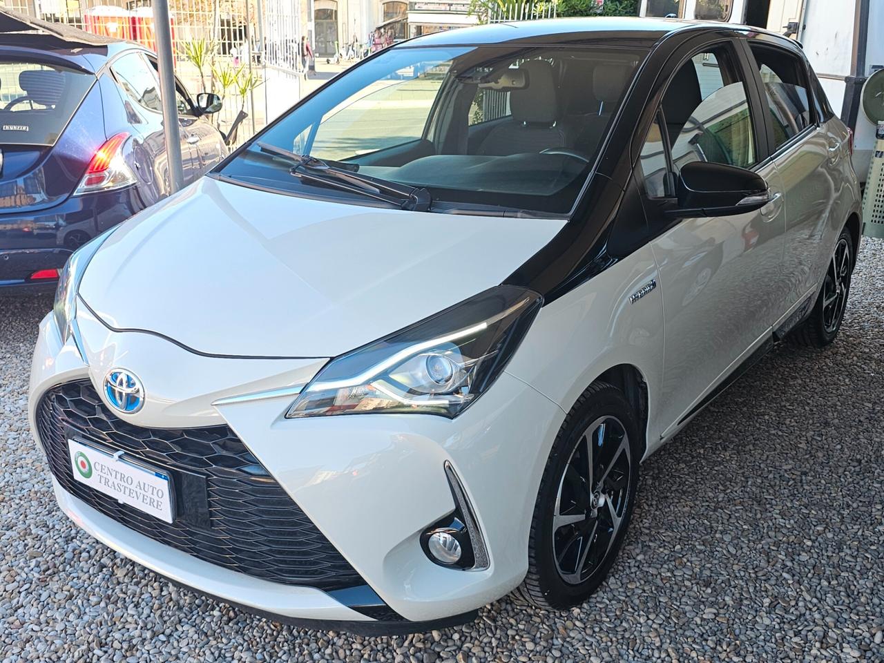 Toyota Yaris 1.5 Hybrid 5 porte Y20 Bitone