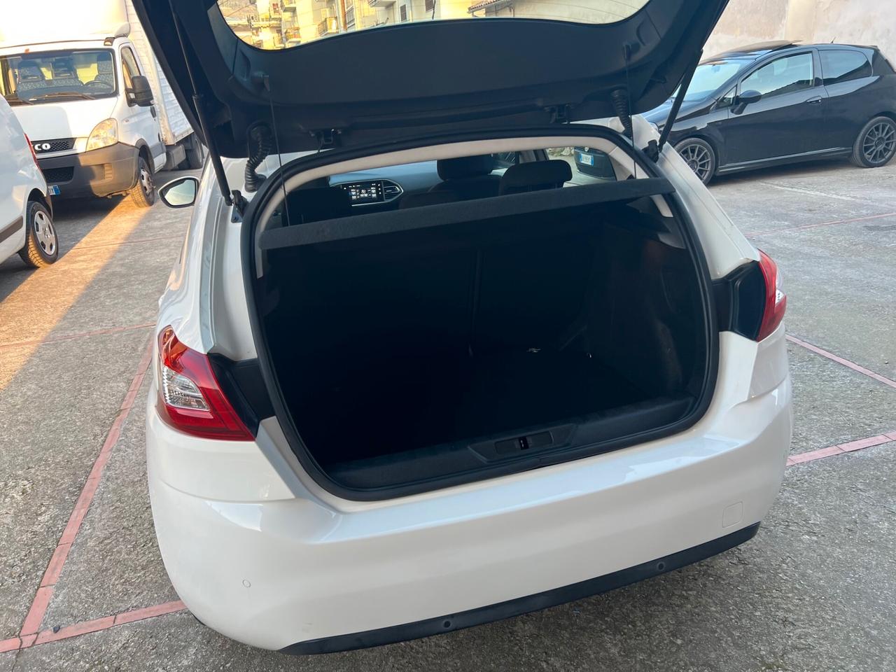 Peugeot 308 1.6 e-HDi 115 CV Stop&Start Active