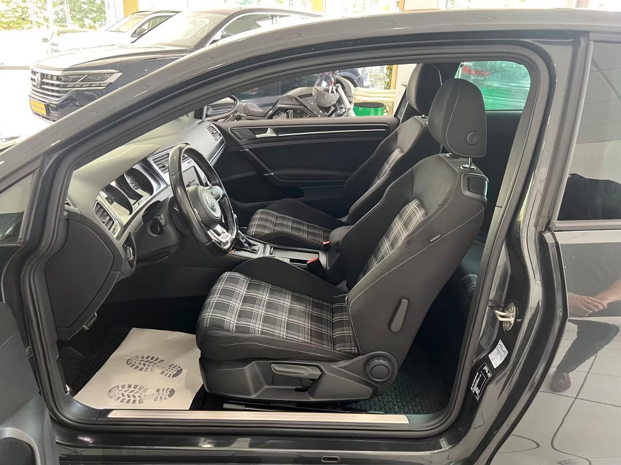 Volkswagen Golf GTD 2.0 TDI 184cv DSG 3p.