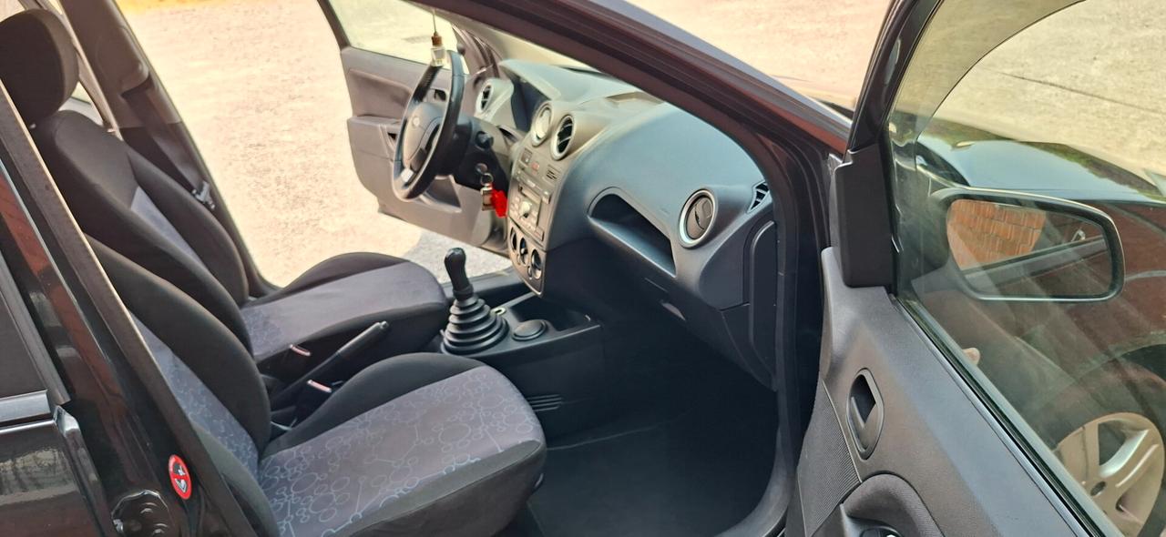 FIESTA 5 PORTE GHIA IDEALE PER NEOPATENTATI