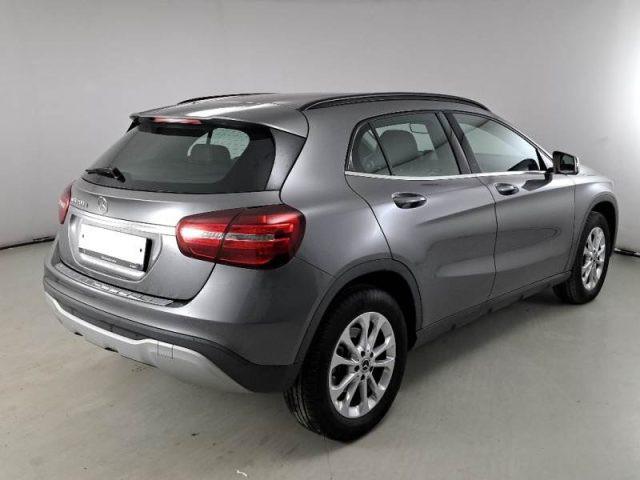 MERCEDES-BENZ GLA 200 d Automatic Business