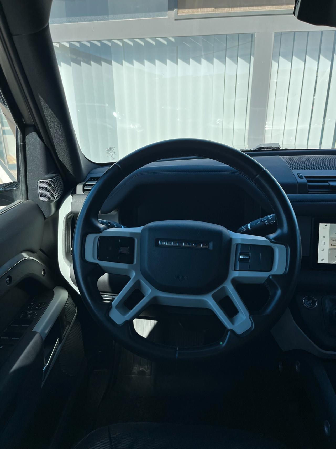 Land Rover Defender 110 3.0D I6 200 CV AWD Auto X-Dynamic SE omologato autocarro
