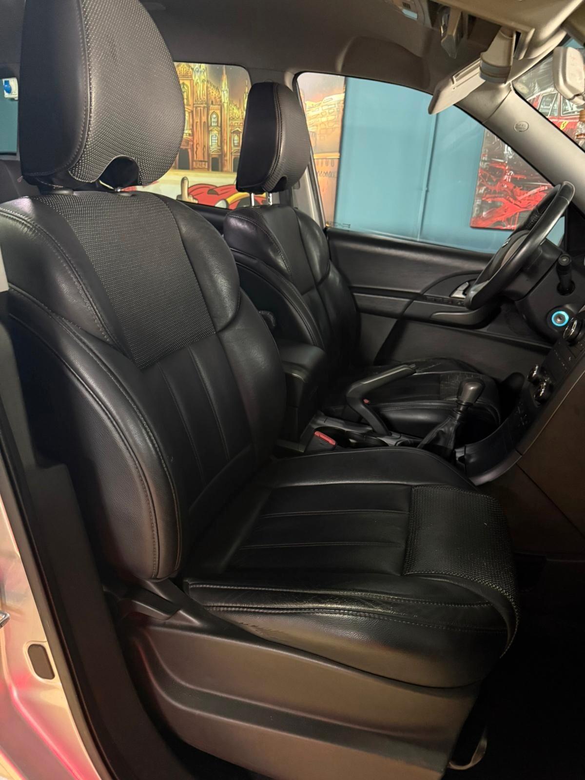 XUV500 5POSTI N1 AUTOCARRO 4X4