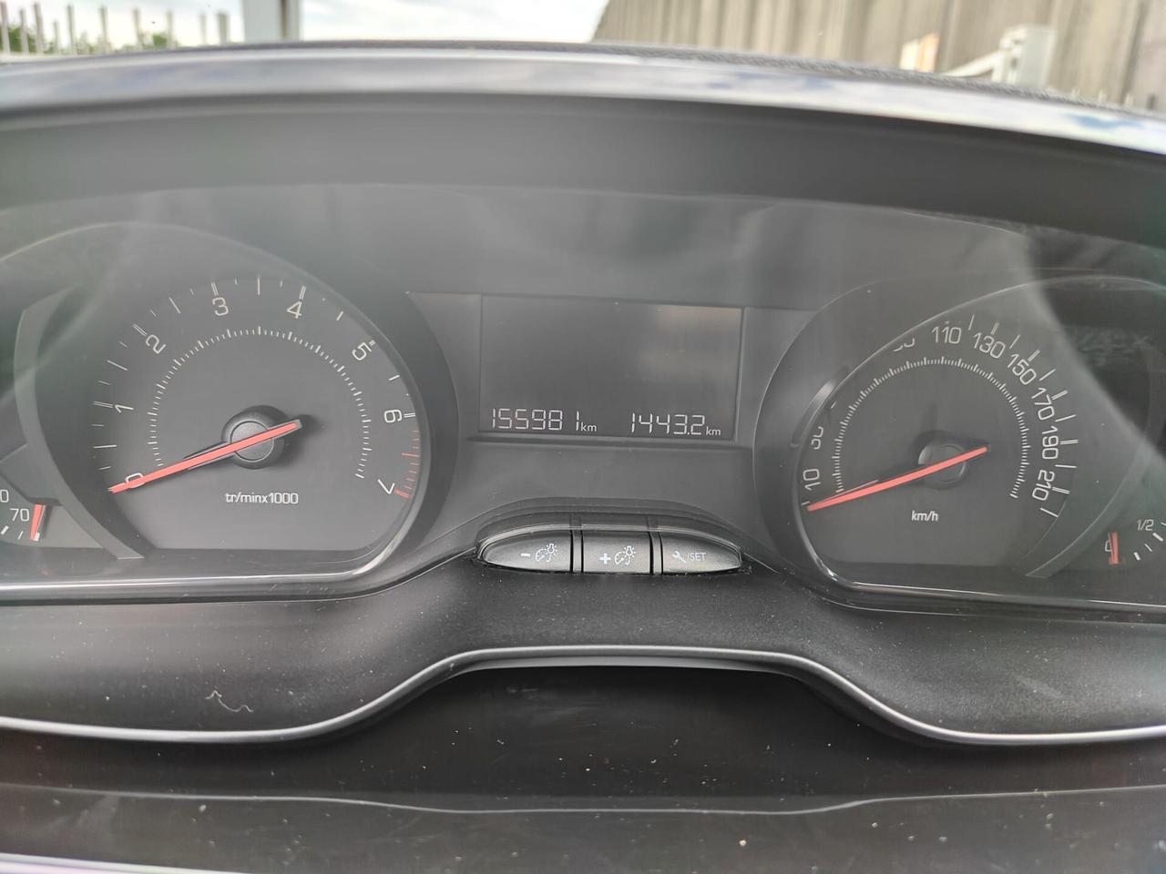 Peugeot 208 benzina