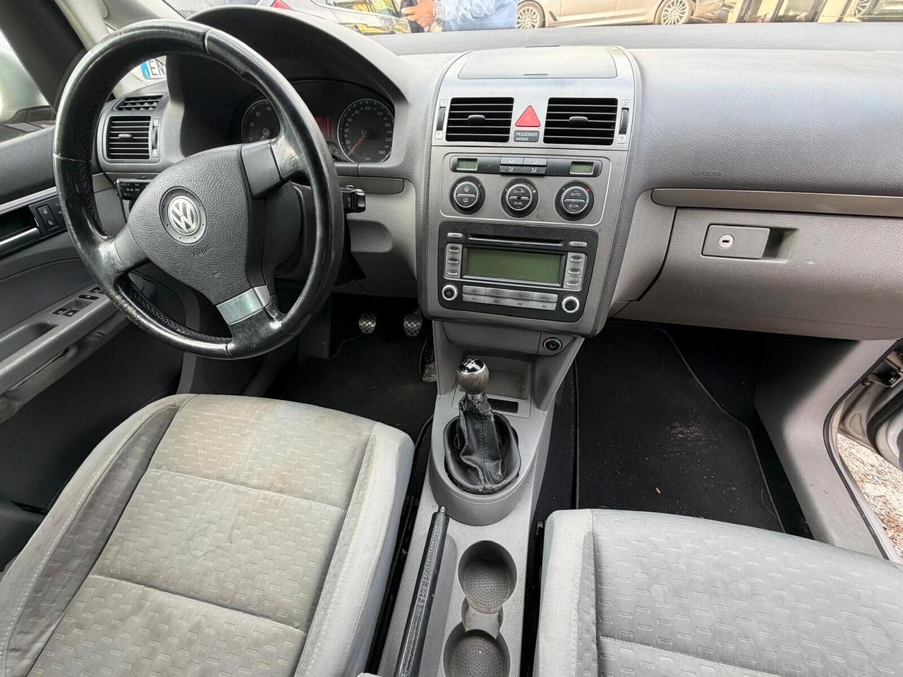 Volkswagen Touran 2.0 Trendline Ecofuel 7 POSTI NEOPATENTATI