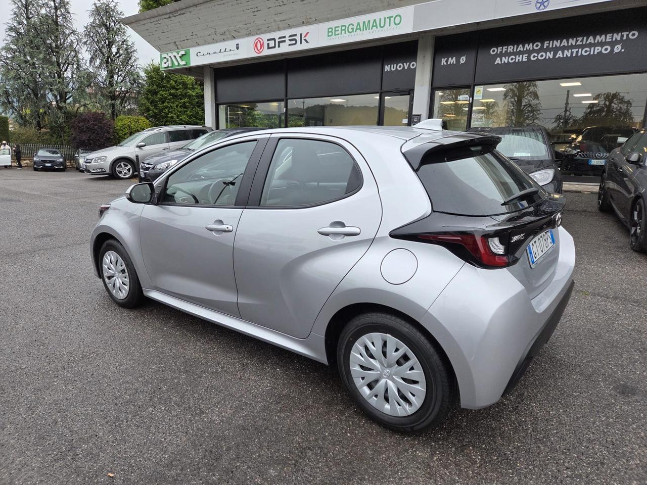 Toyota Yaris 1.5 Hybrid 5 porte Active FULL-HYBRID *NEOPATENTATO*