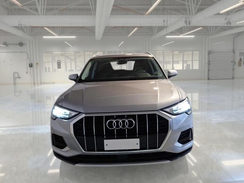 AUDI Q3 35 TDI Business Advanced