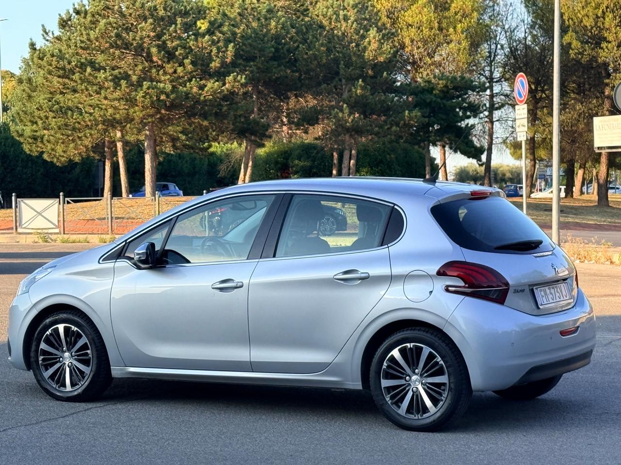 Peugeot 208 5 porte Allure !!GARANZIA!!