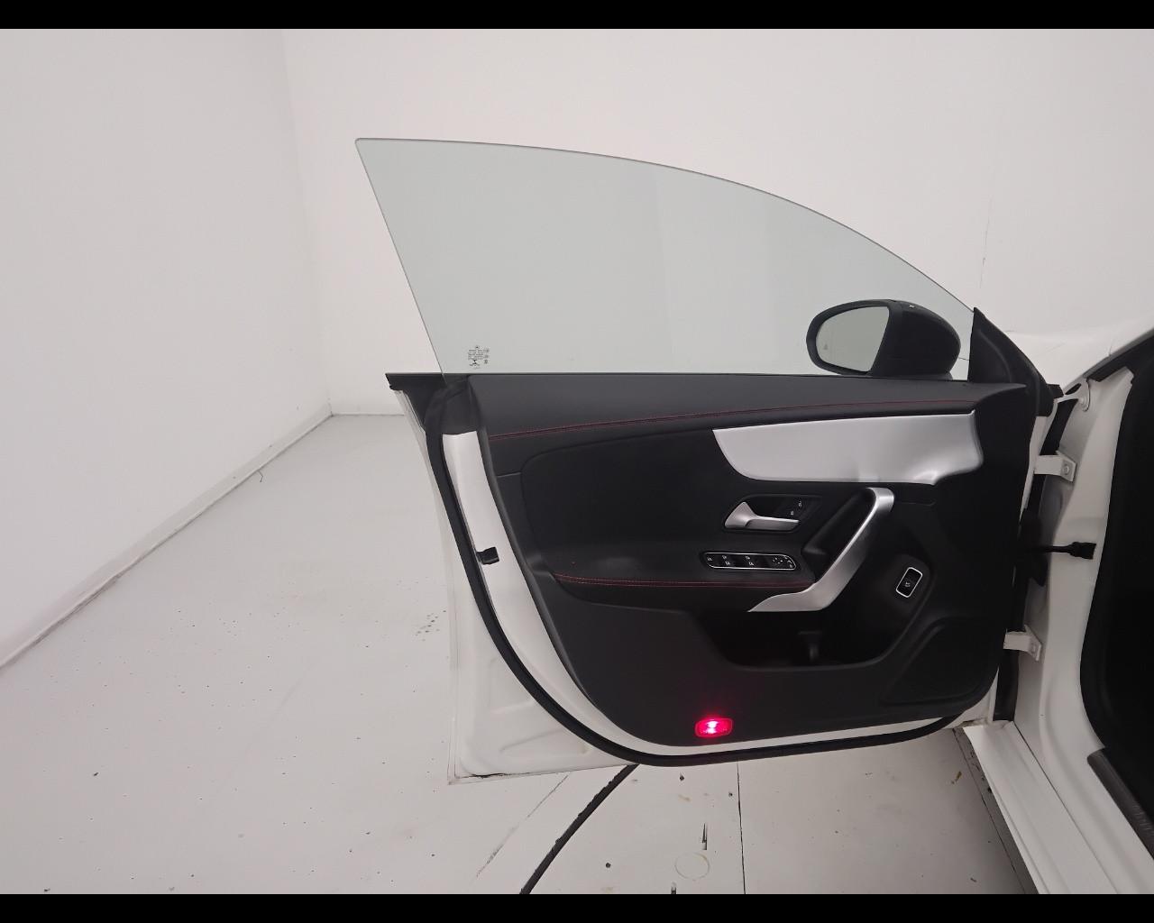 Mercedes-Benz CLA Sh.Brake - X118 - CLA Shooting Brake 200 d Premium auto