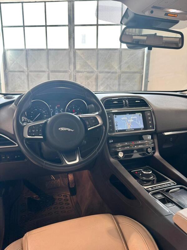 JAGUAR F-PACE 2.0d 180cv AUTOMATICA