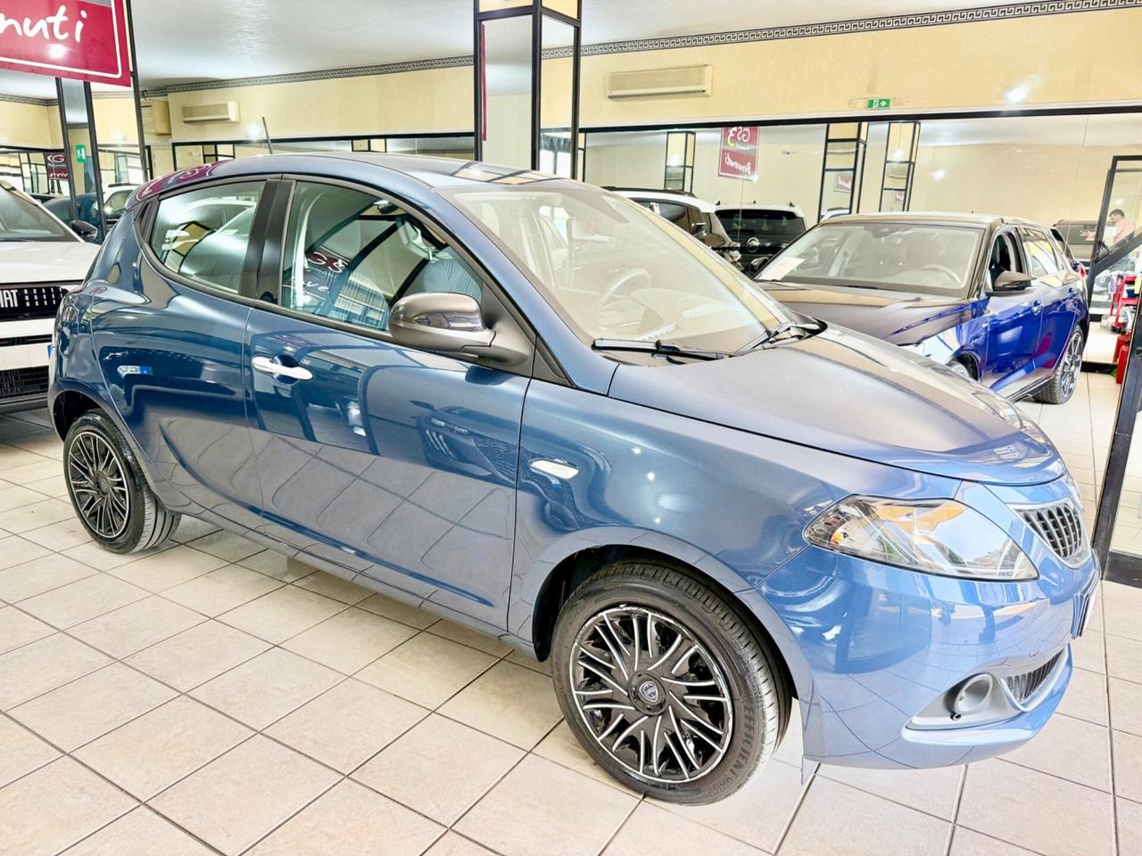 Lancia Ypsilon 1.0 FireFly 5 porte S&S Hybrid Gold