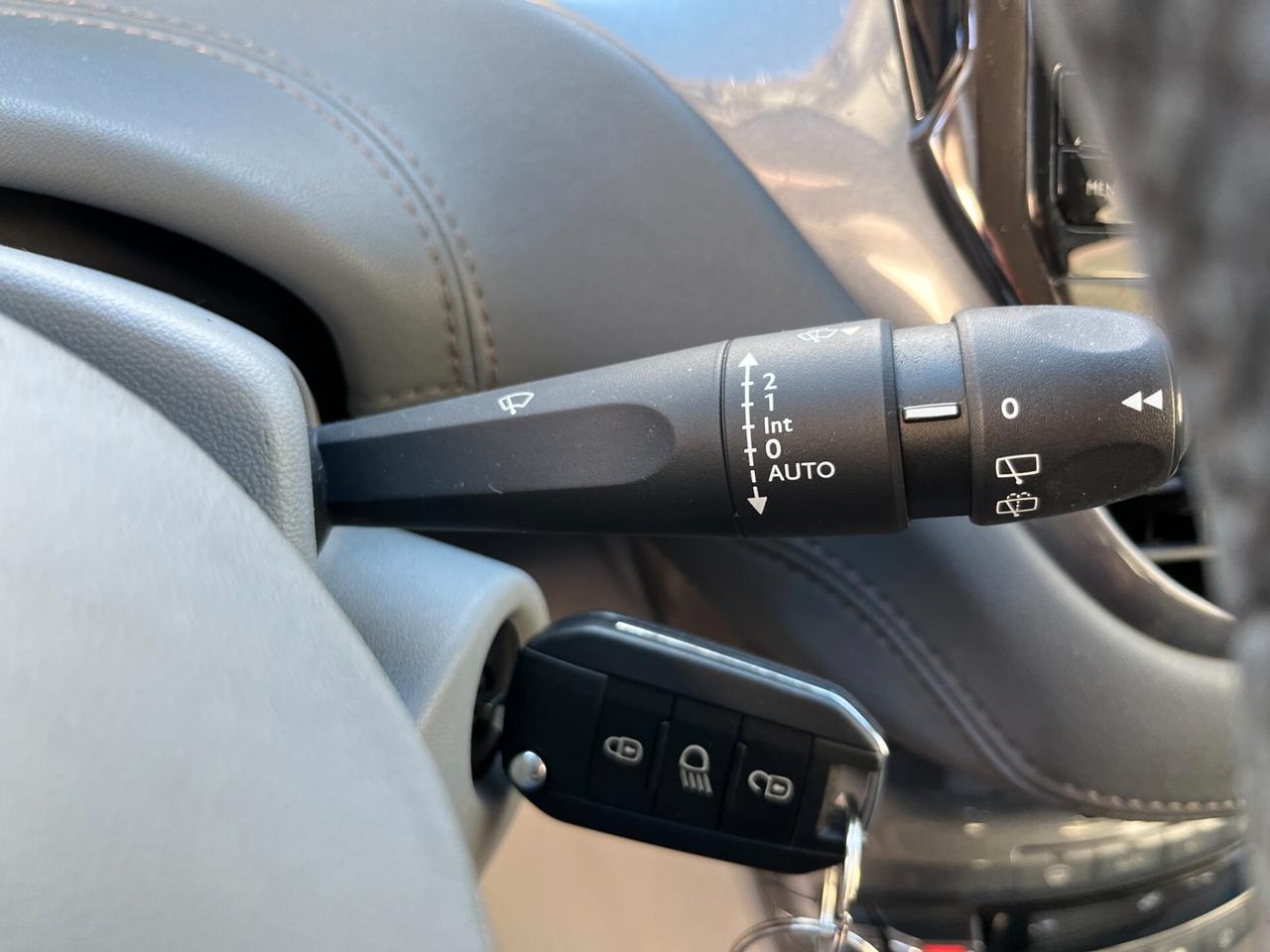 Peugeot 208 1.4 HDi 68 CV 5 porte Allure