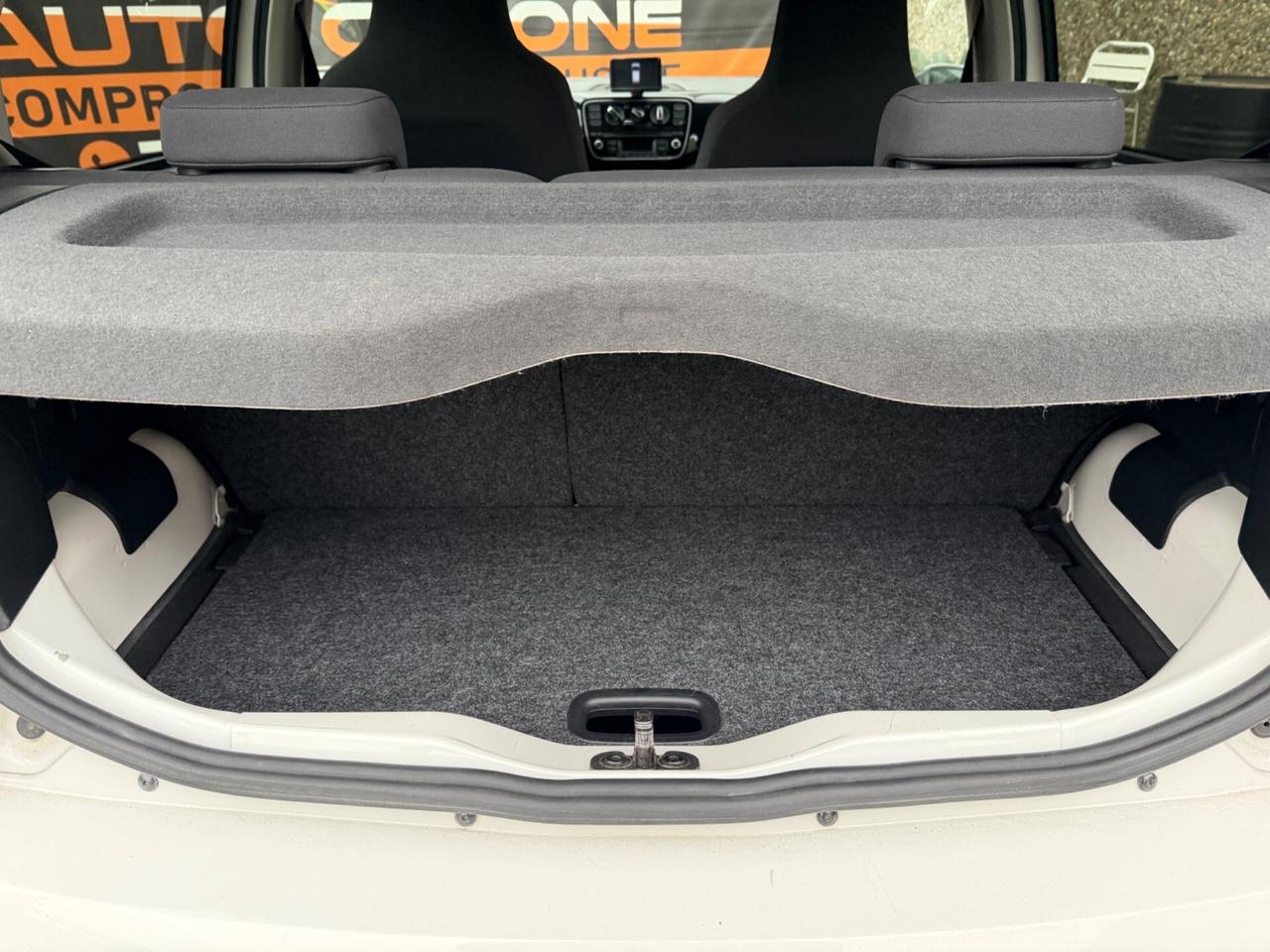 Volkswagen up! 1.0 benzina EURO5b neopatentati