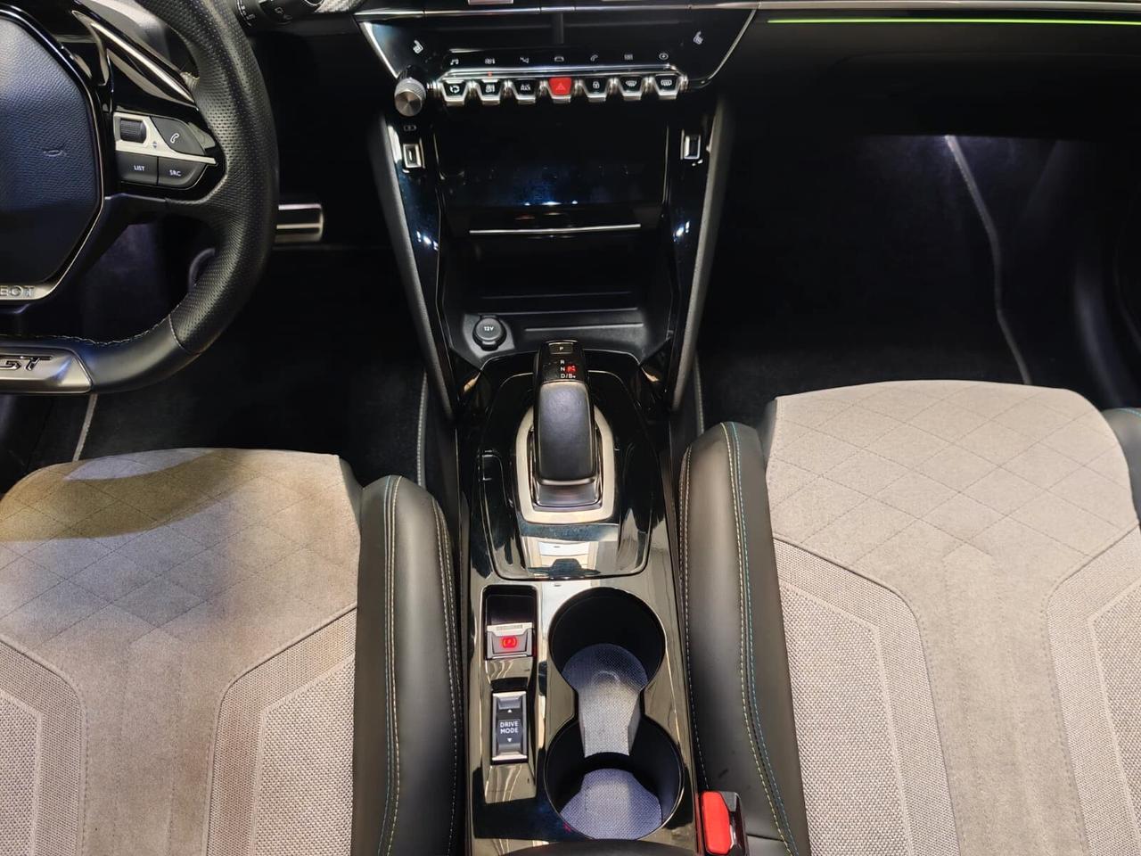 Peugeot 208 motore elettrico 136 CV 5 porte GT Pack