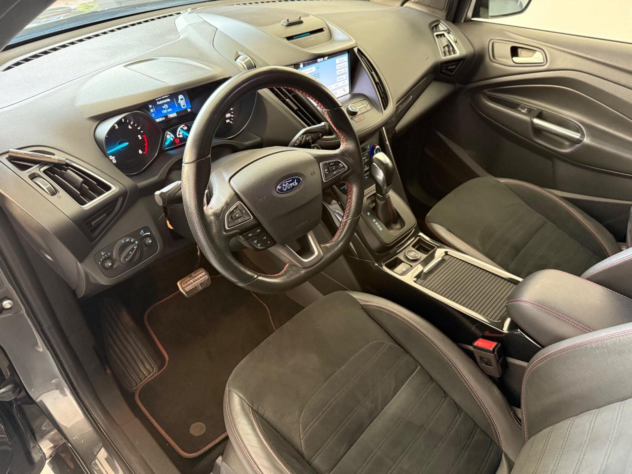 Ford Kuga 2.0 TDCI 120 CV S&S 2WD Powershift ST-Line