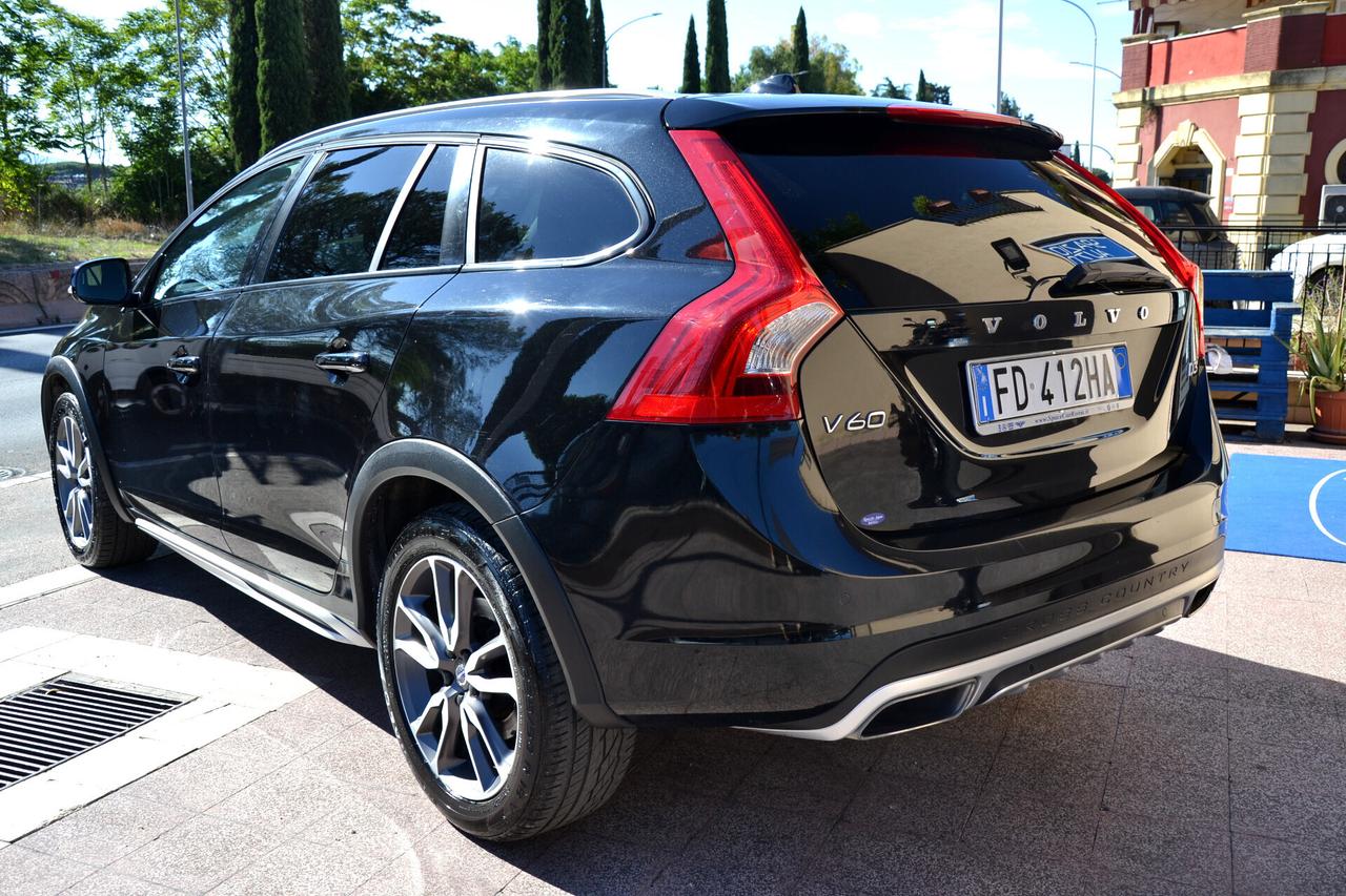 Volvo V60 Cross Country 2.0 D3 150CV AUTO. MOMENTUM **PREZZO VERO**UNIPRO'