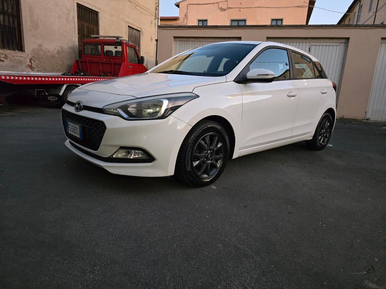 Hyundai i20 1.2 84 CV 5 porte Comfort unico proprietario garanzia 12 mesi accetto permute