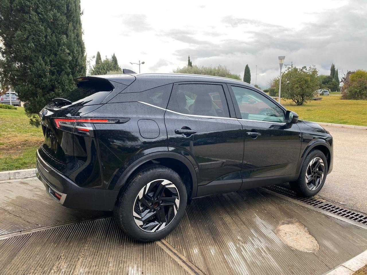Nissan Qashqai N-Connecta MHYB 2W 140 CV