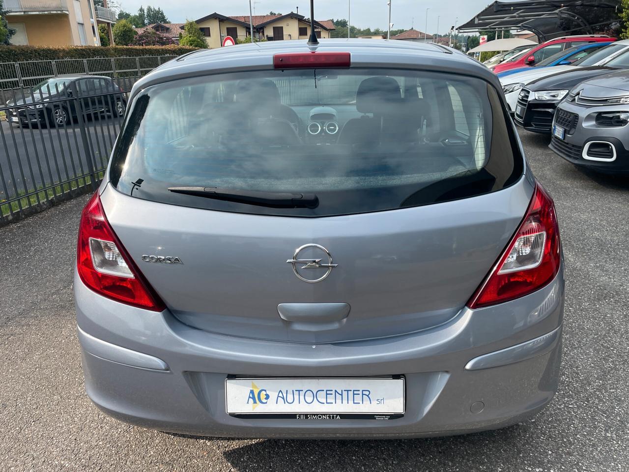 Opel Corsa 1.4 16V 5 porte Cosmo