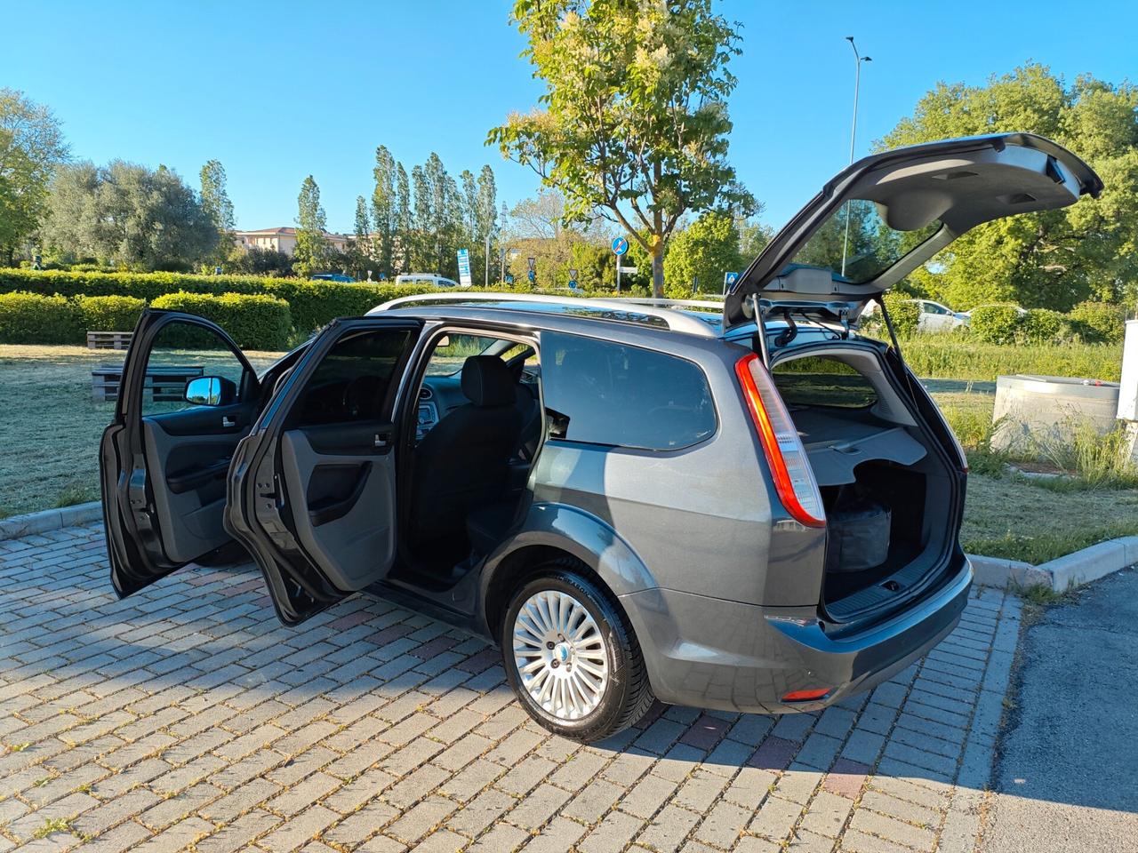 Ford Focus 1.6 GPL Titanium