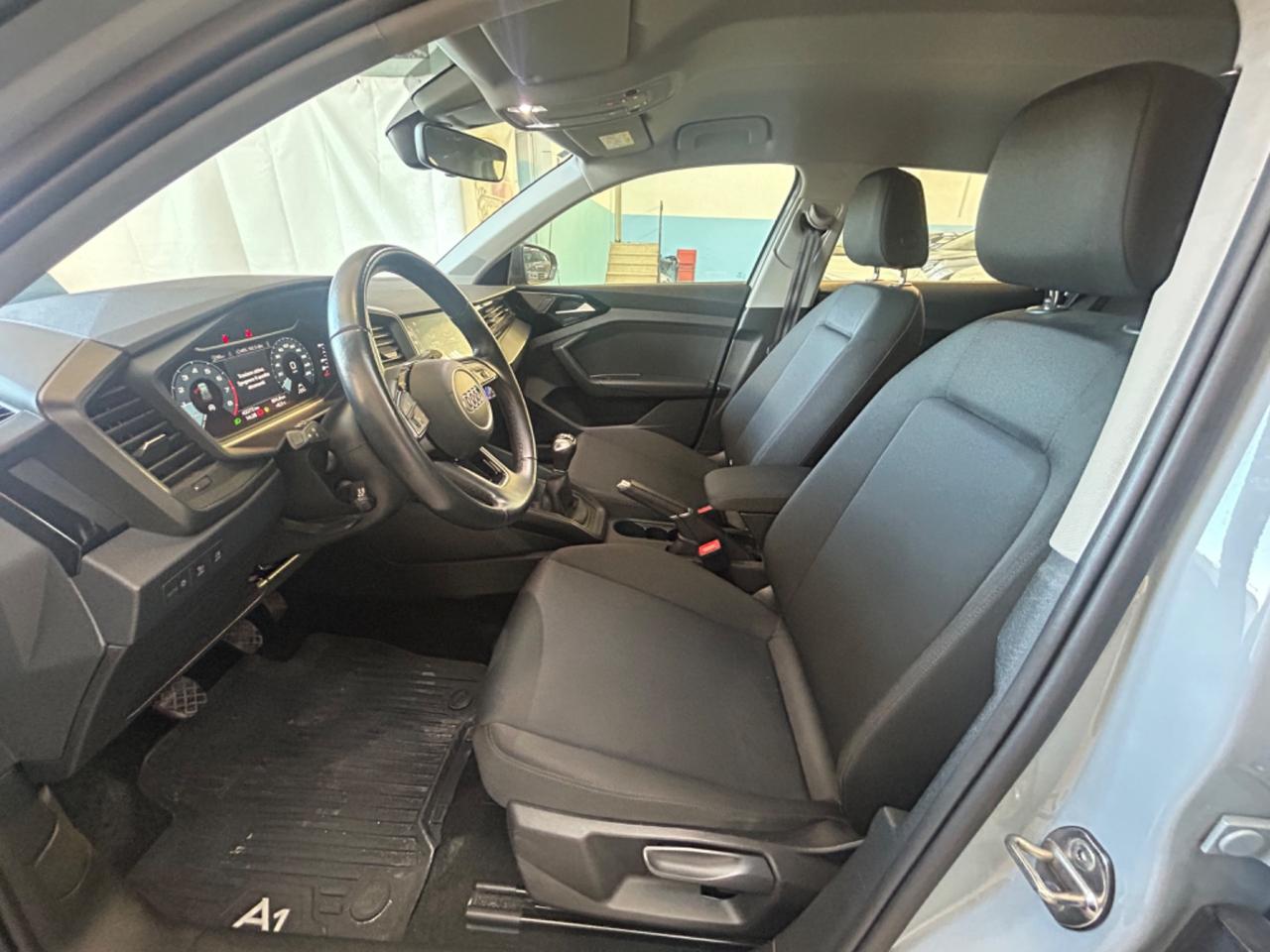 Audi A1 citycarver 30 TFSI Identity Contrast