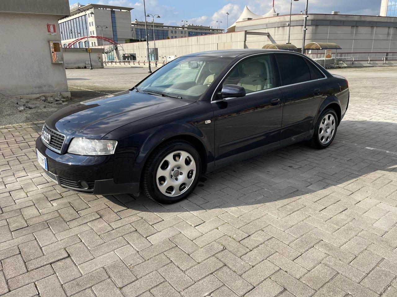 Audi A4 2.5 V6 TDI/180 CV cat quattro Automatica