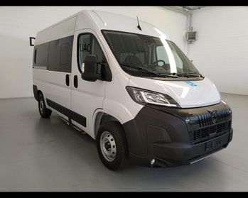 PEUGEOT Boxer 335 2.2 bluehdi 140cv S&S Vetrato allestito con sollevatore