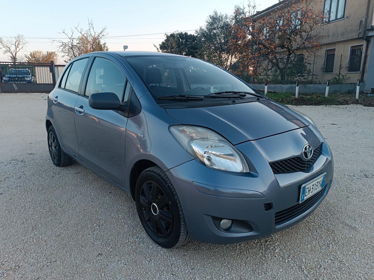 Toyota Yaris 1.3 benzina garanzia