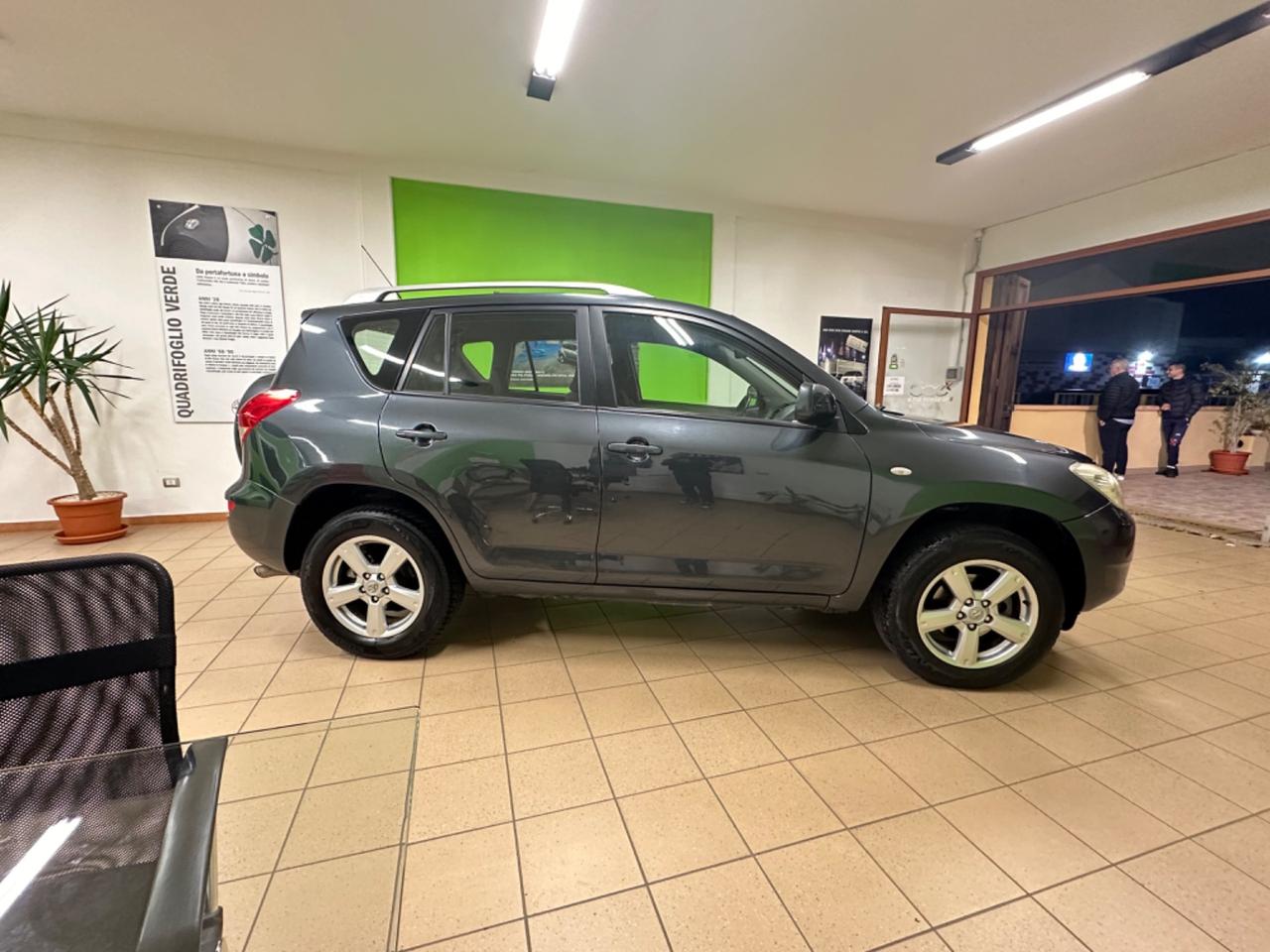 Toyota RAV 4 - 2.2 D-4D 136 CV Luxury