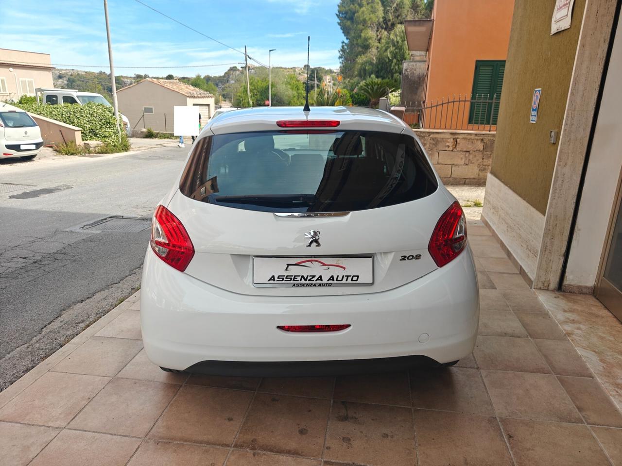 Peugeot 208 1.2 VTi Active Ok neop