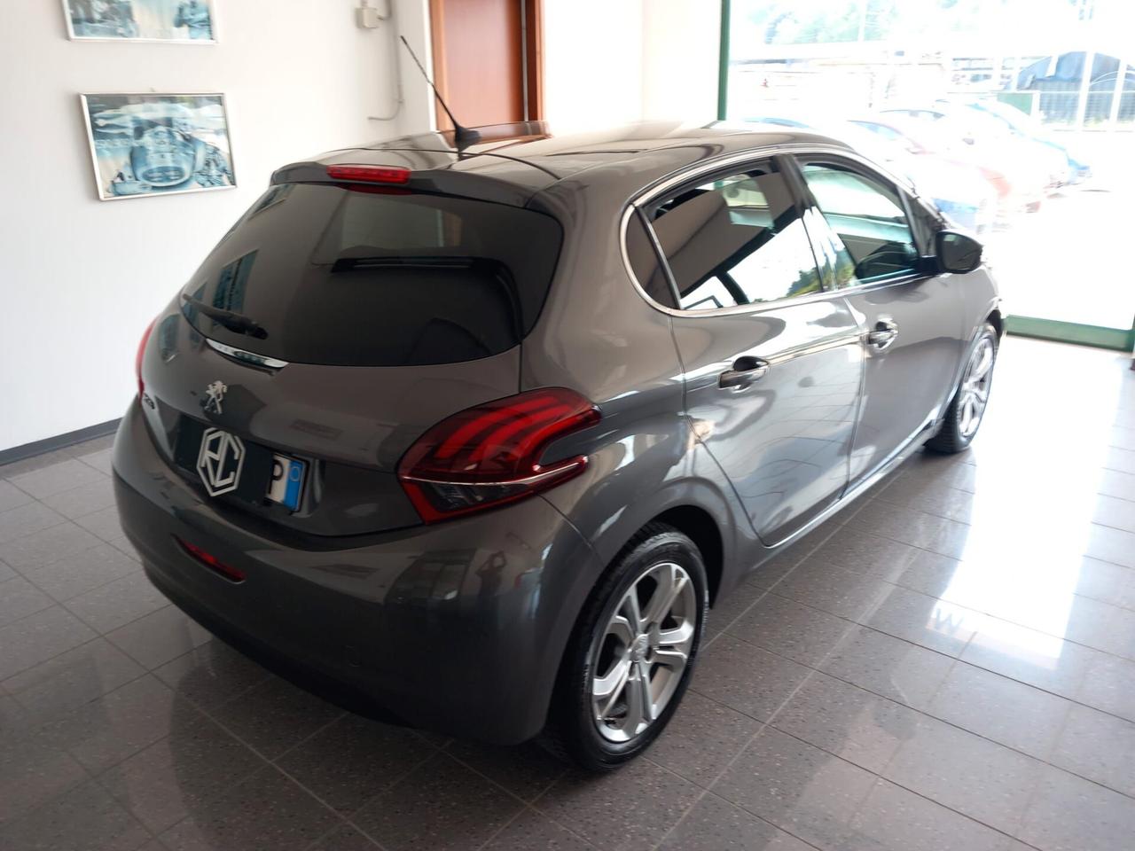 Peugeot 208 PureTech 82 Stop&Start 5 porte Signature