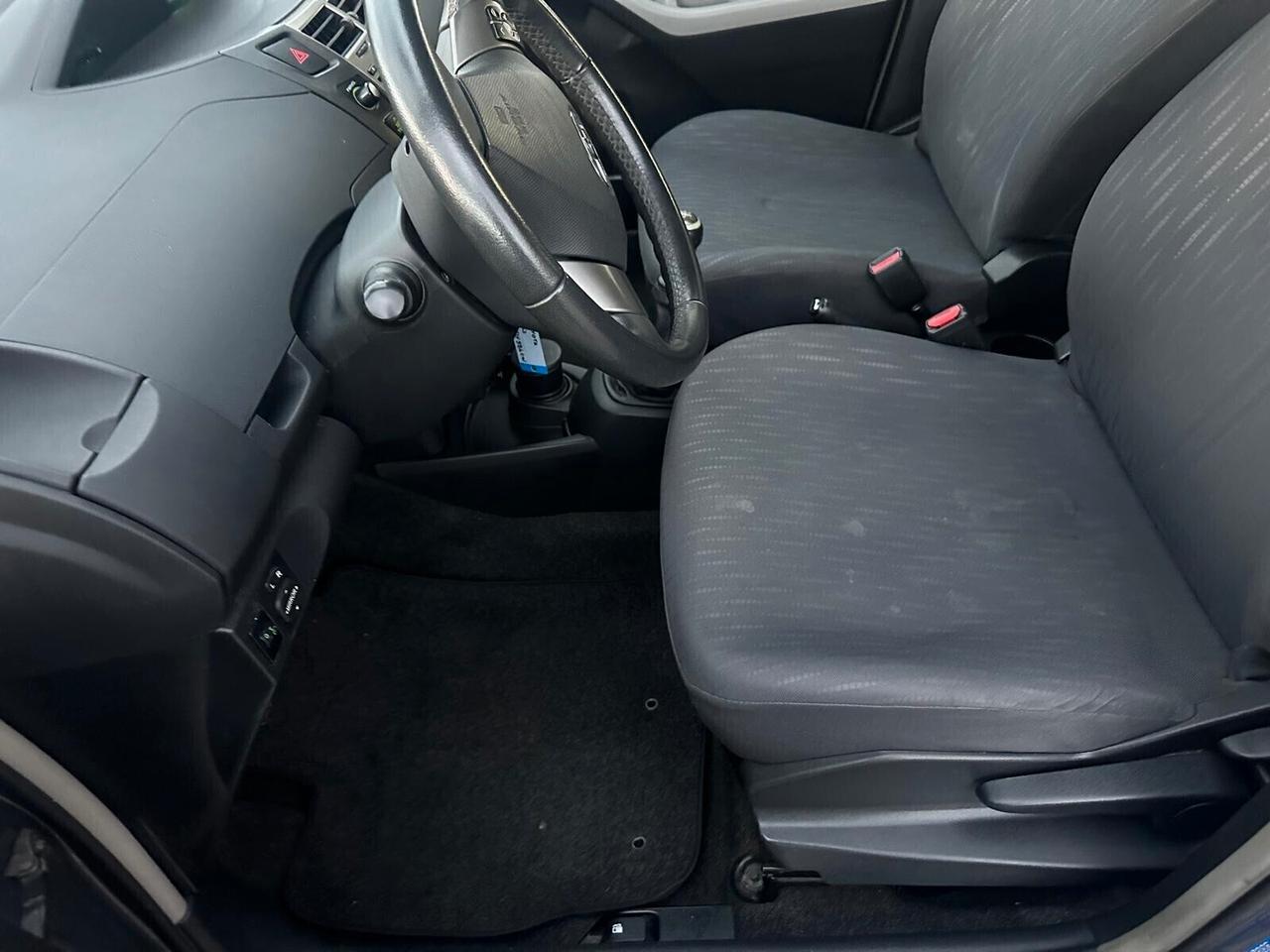 Toyota Yaris 1.3 BENZ 5 porte Sol