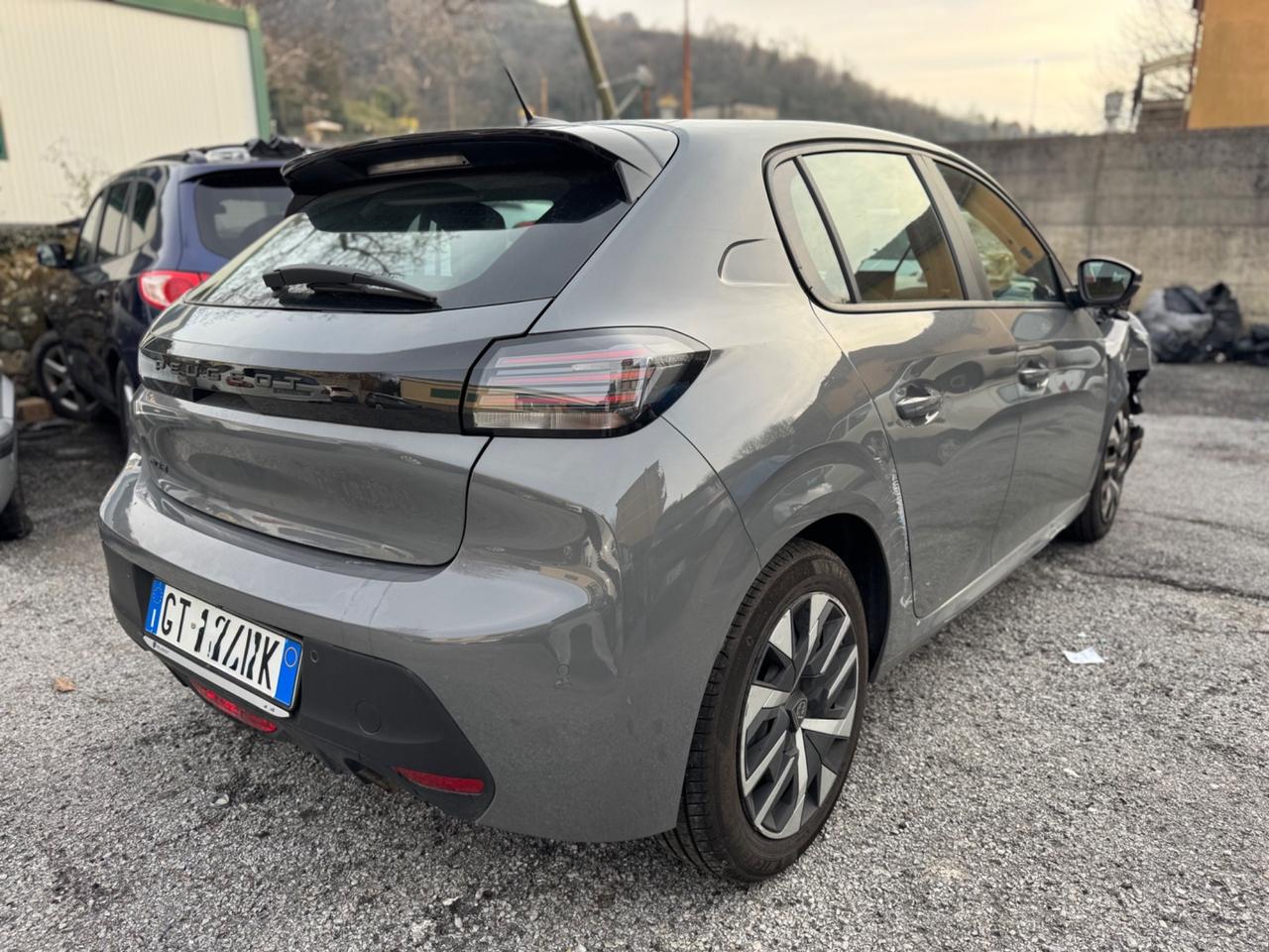 PEUGEOT 208 BENZINA SINISTRATA MARCIANTE