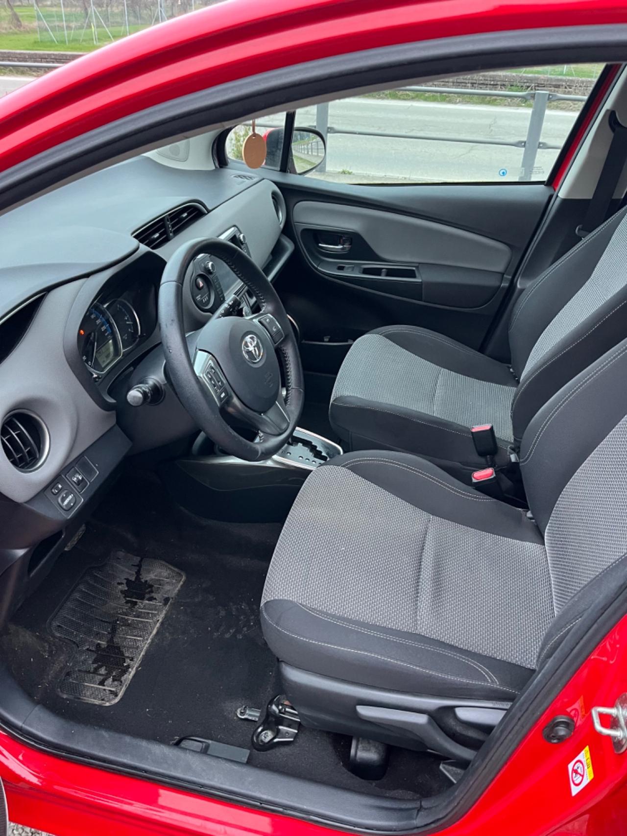 Toyota Yaris 1.5 Hybrid 5 porte Business