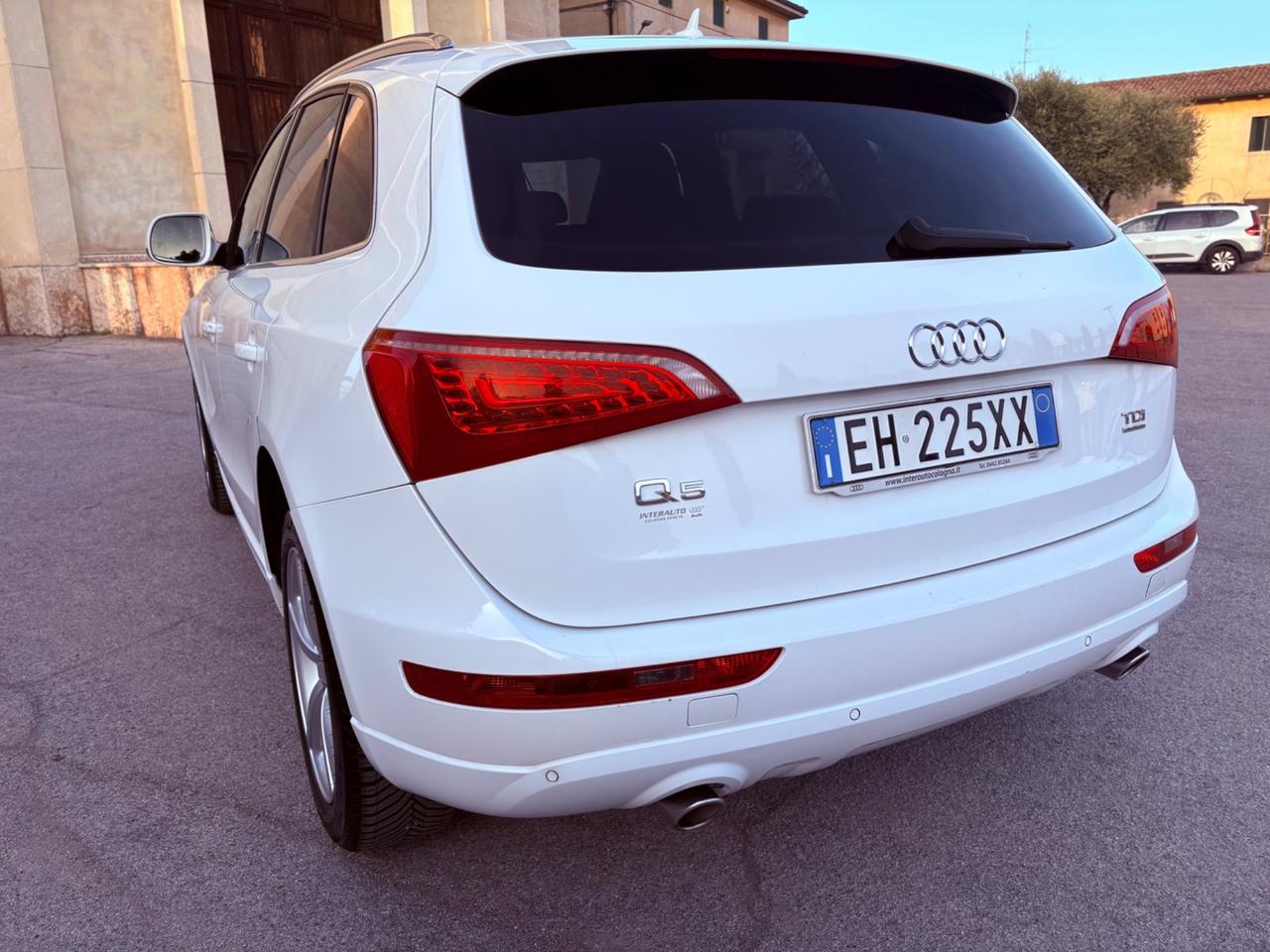 Audi.Q5 .3.0 tdi v6 S line quattro pronta al uso