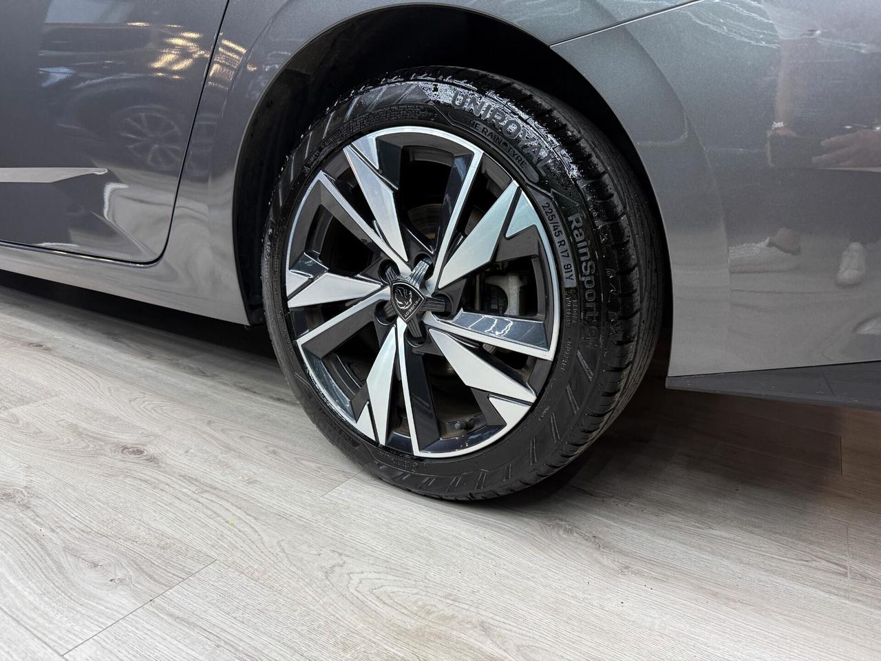 Peugeot 308 BlueHDi 130 S&S EAT8 SW Allure