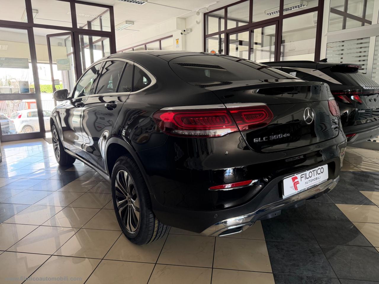 MERCEDES-BENZ GLC 300 de 4M Plug-in hyb. Coupé Sport PELLE - FARI LED FULL!!