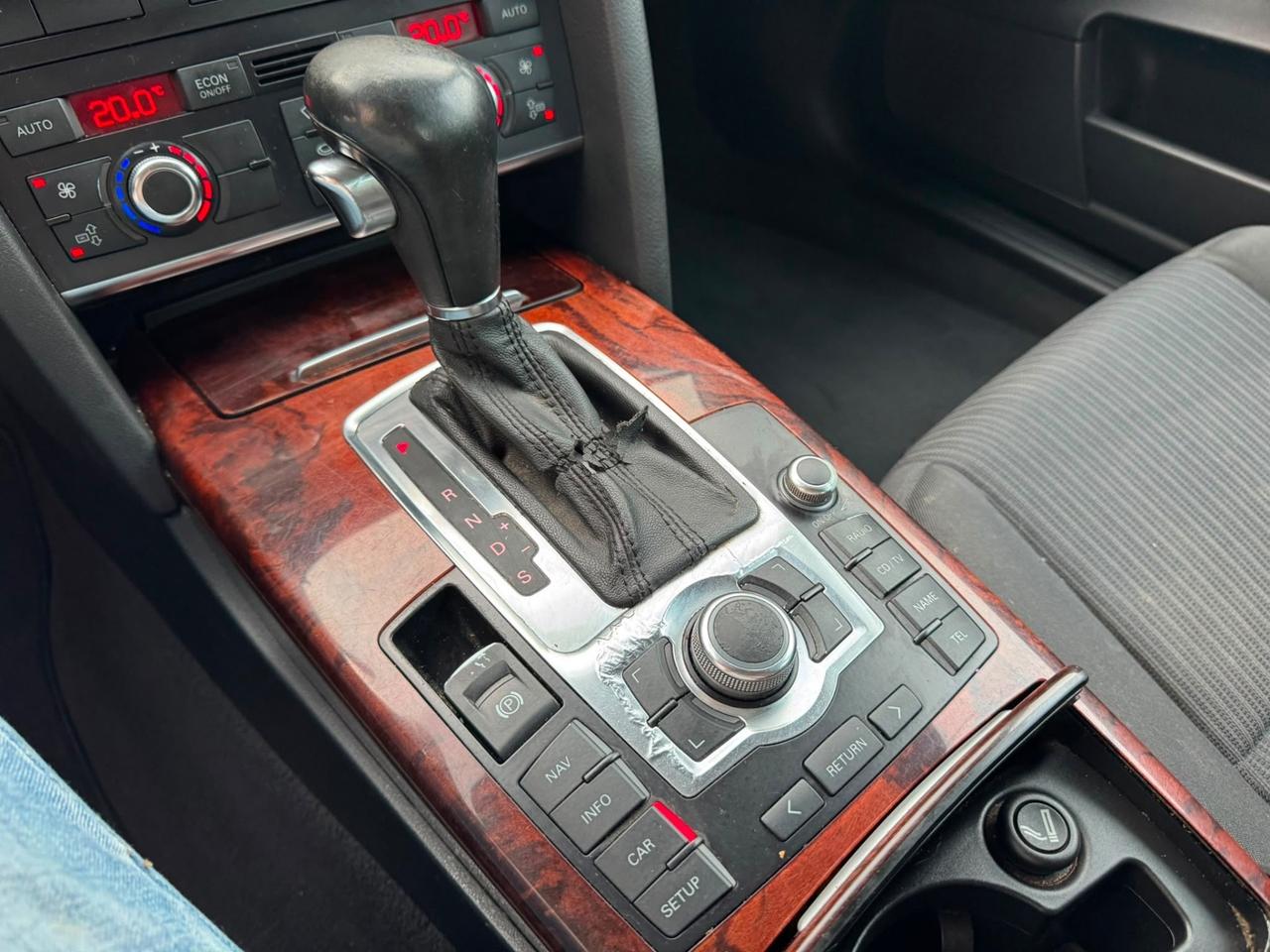 Audi A6 3.0 V6 TDI F.AP. quattro(Soffietto/sospensione destra con problemi )