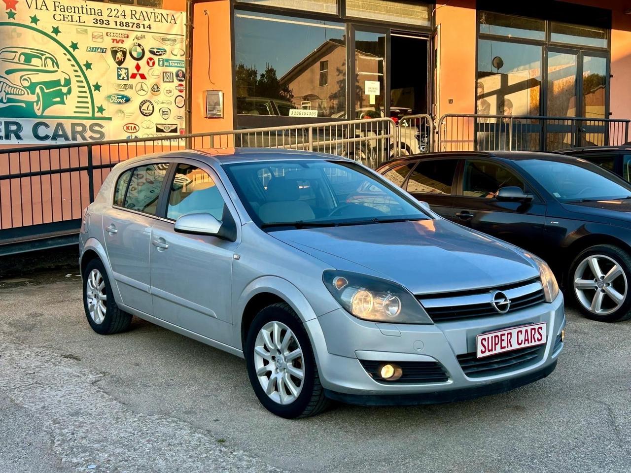 Opel Astra 1.7CDTI 101CV 5P Berlina Cosmo Neopatentati