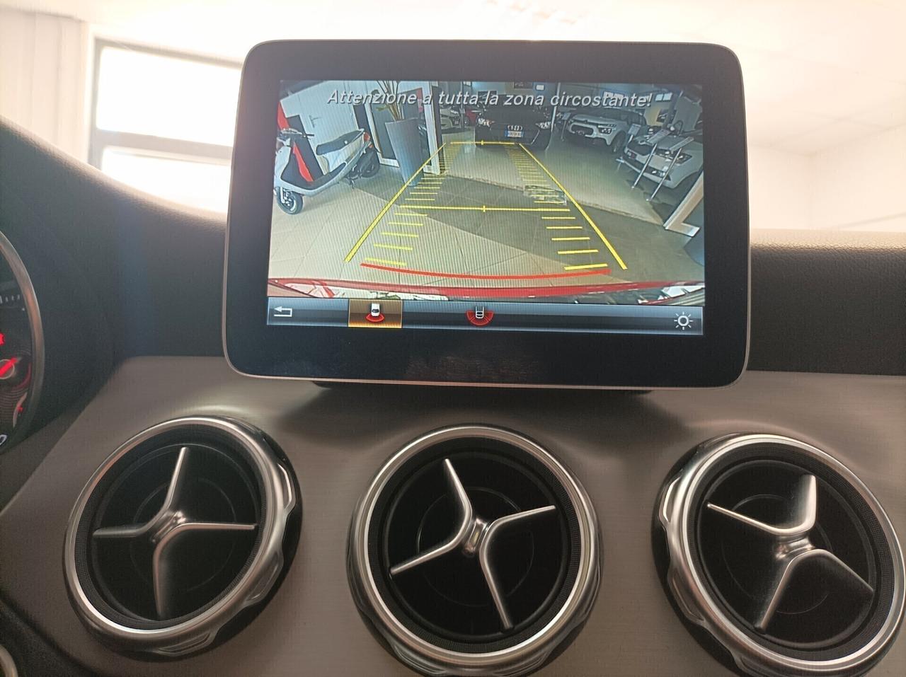 Mercedes GLA 180 AMG PREMIUM NEOPATENTATI