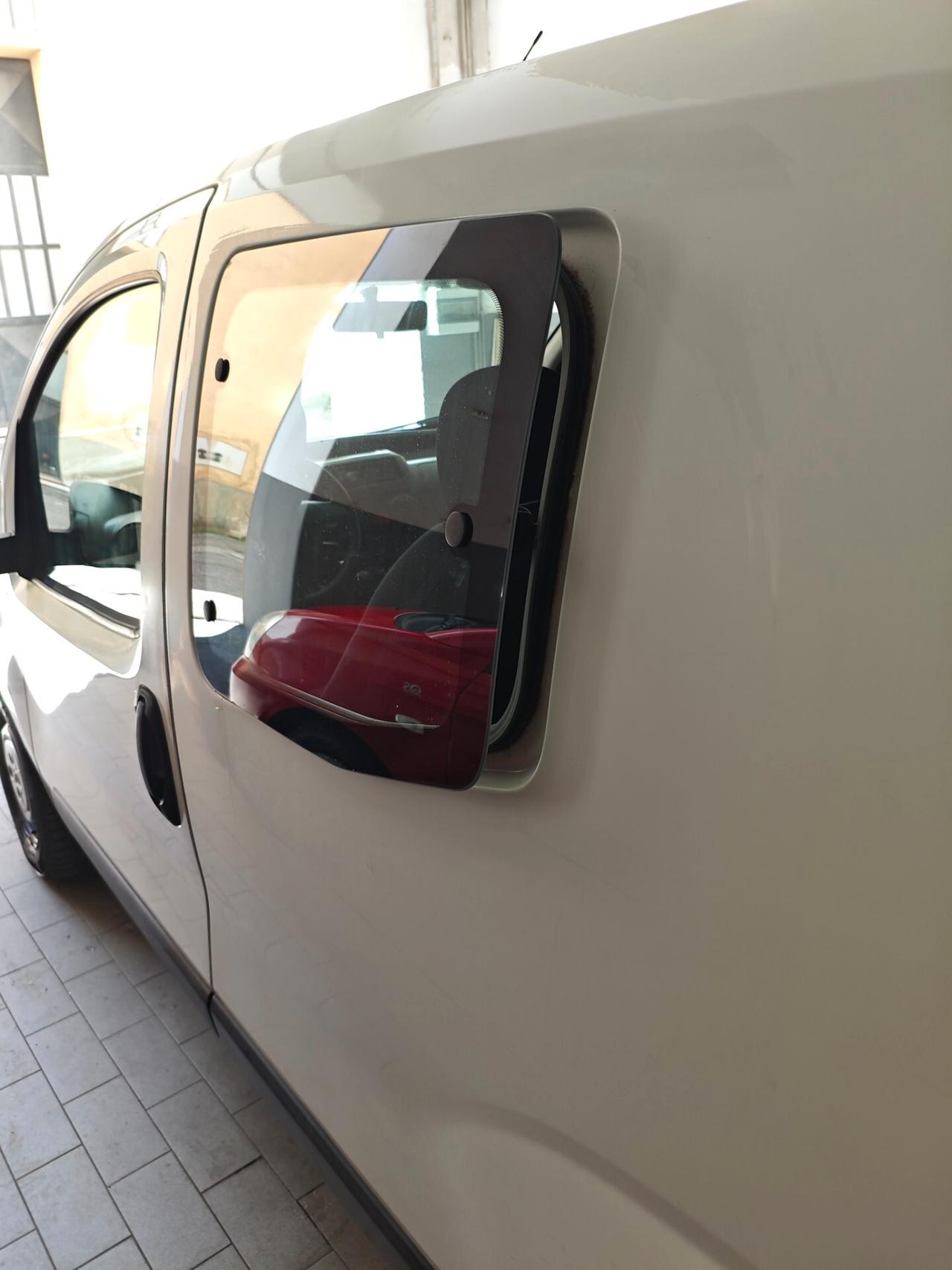 Peugeot bipper tipee