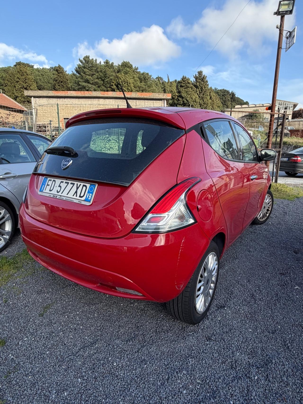 Lancia Ypsilon 1.2 69 CV 5 porte Platinum
