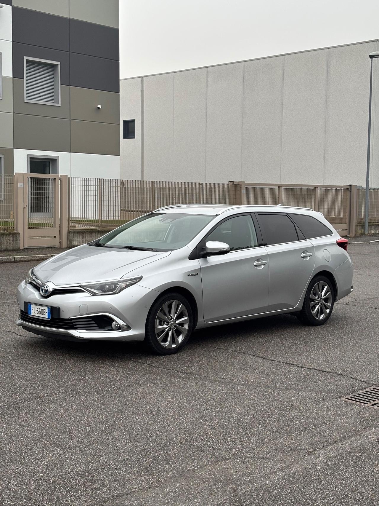 Toyota Auris Touring Sports 1.8 Hybrid Lounge