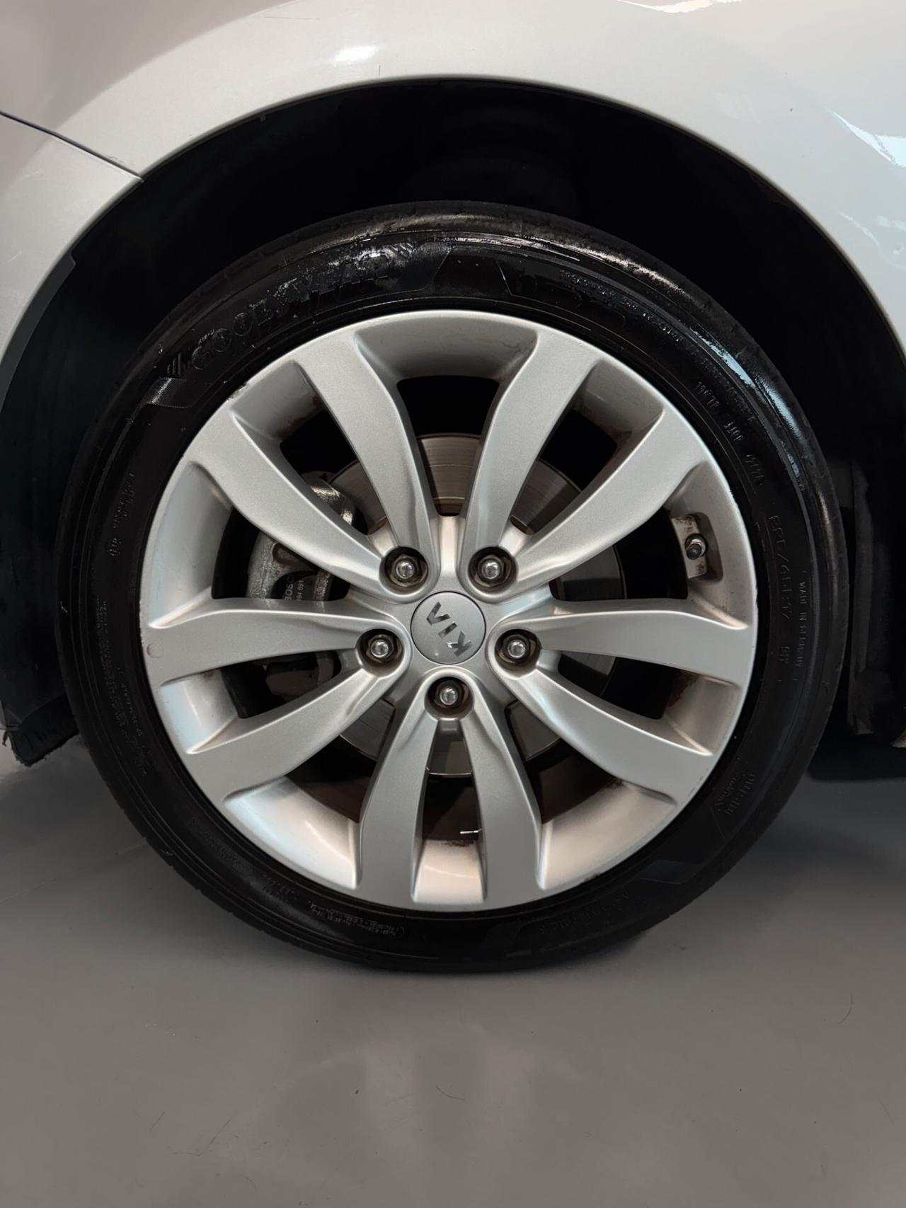 Kia Carens GDI Class 1.6cc 135cv Clima+Bluetooth OK Neopatentati