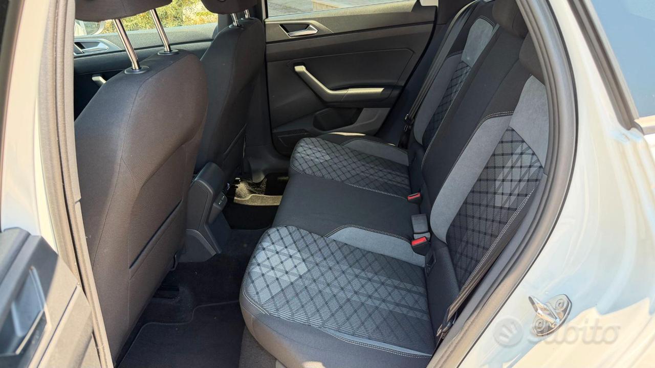Volkswagen Taigo 1.0 TSI 115 Cv DSG R-line - Tetto