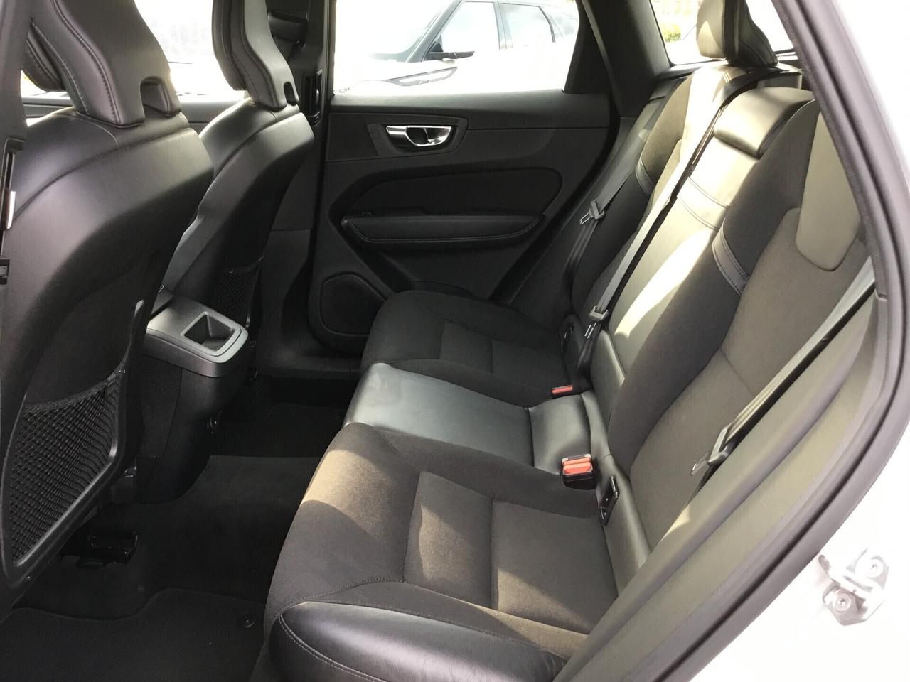 Volvo XC 60 B4 (d) AWD Geartronic Momentum Pro