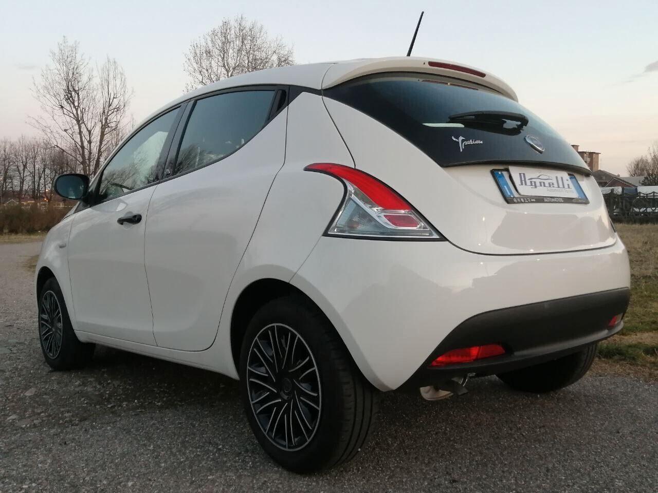 Lancia Ypsilon 1.2 69 CV 5p. Elefantino Blu 22milaKM