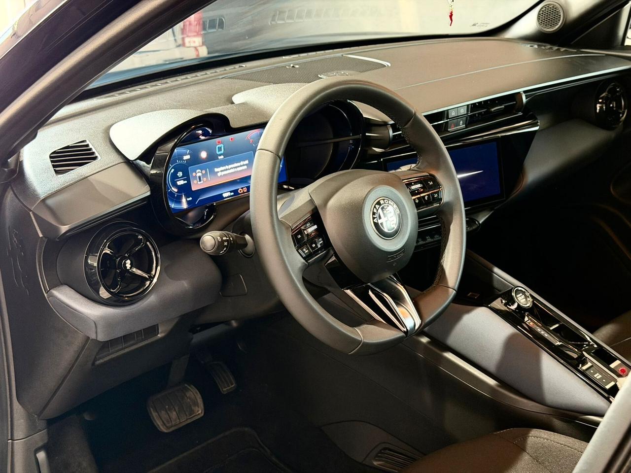 Alfa Romeo Junior 1.2 145cv Hybrid eDCT6 Techno Pack