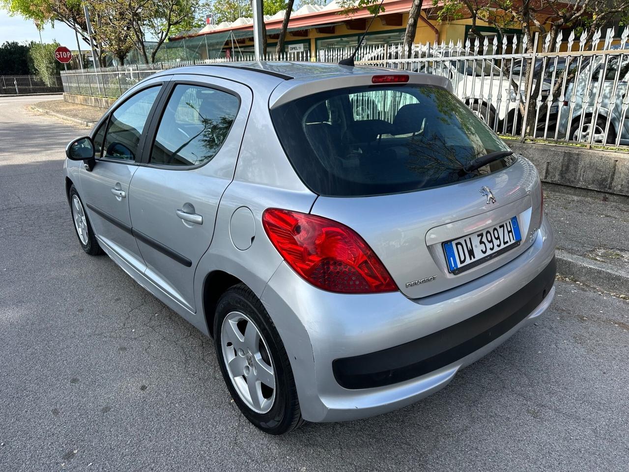 Peugeot 207 1.4 8V 75CV 5p. X Line ECO GPL