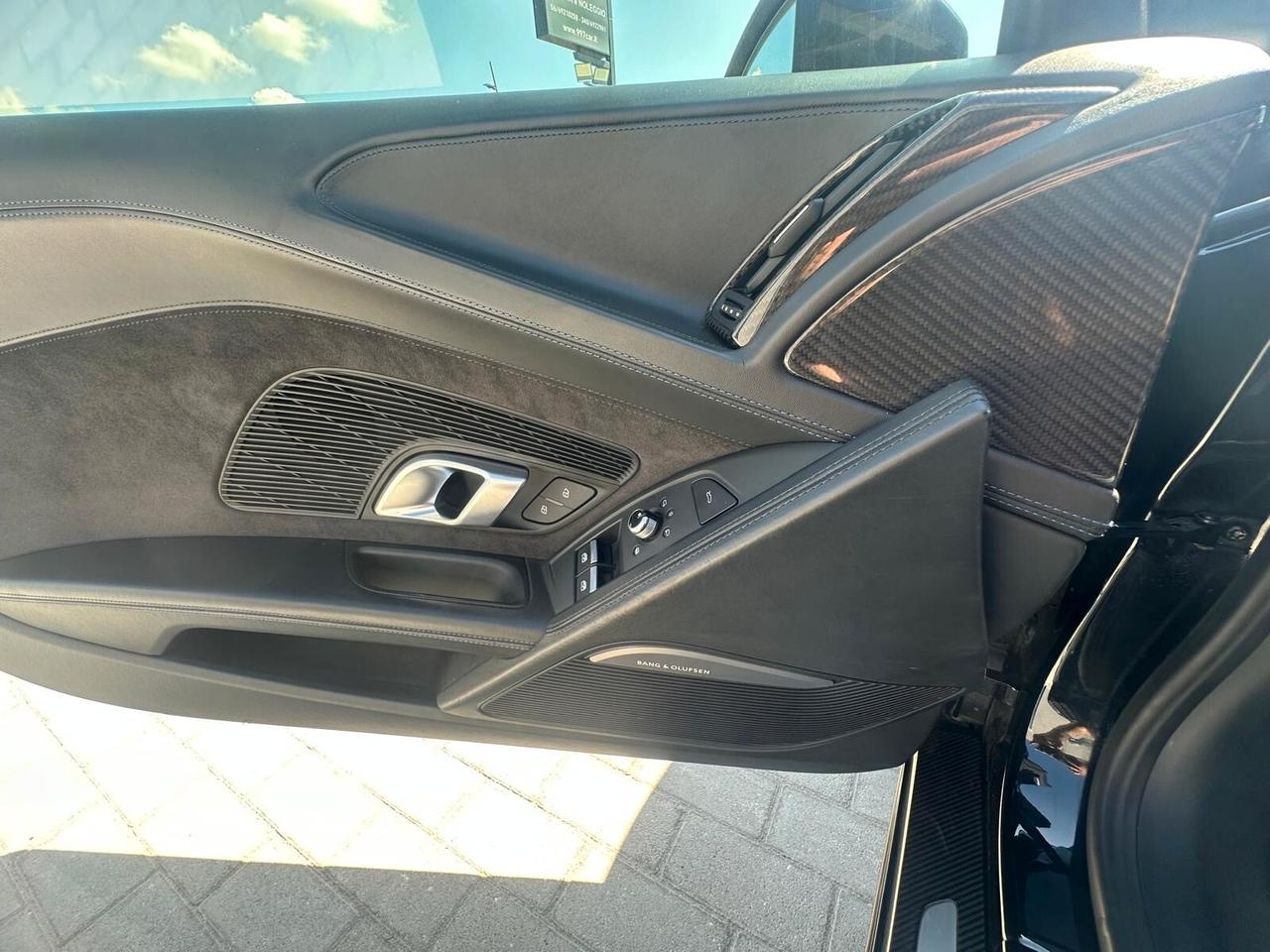 Audi R8 Coupé 5.2 FSI quattro S tronic plus PERFORMANCE - PRONTA CONSEGNA - TAGLIANDI CERTIFICATI - CARBONIO